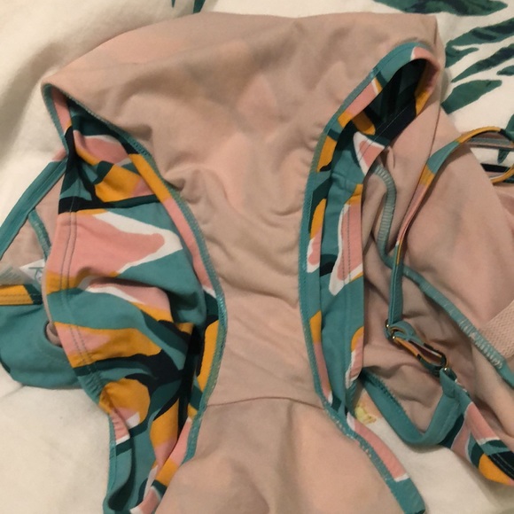 Kona Sol Floral Once Piece Criss-Cross Back V-Neck - Picture 6 of 6